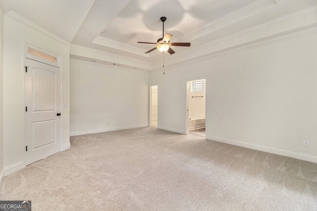 Building Photo - 180 Greenview Dr