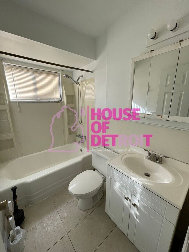 Building Photo - 21900 Coolidge