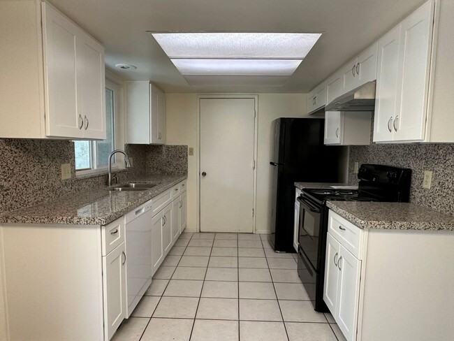 Building Photo - 409 Quailridge Rd