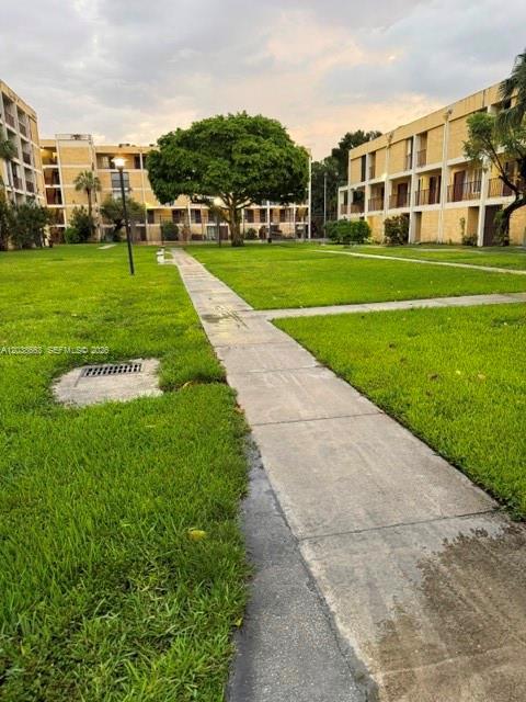Building Photo - 9280 Fontainebleau Blvd