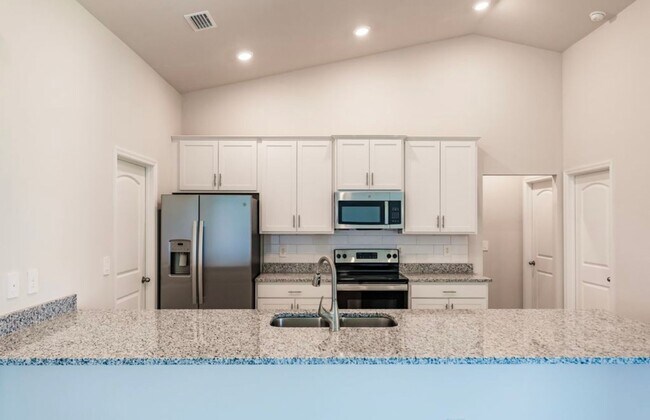 Building Photo - Coming Soon! Fenced 3 Bed, 2 Bath in Great Location in NE Cape Coral!