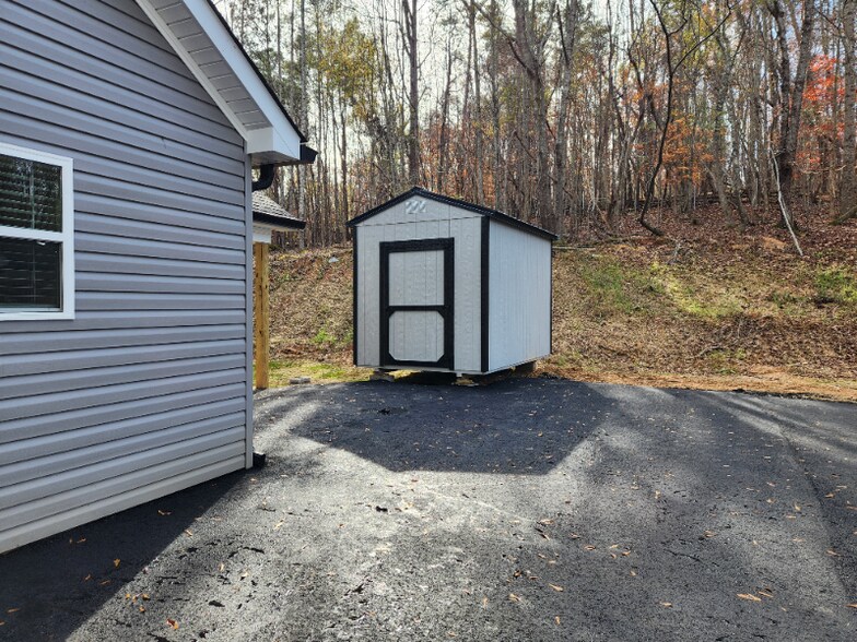 Building Photo - 88 Lumpkin Co Park Rd