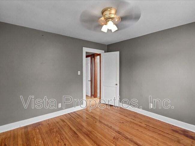 Building Photo - 3220 Grant Ave