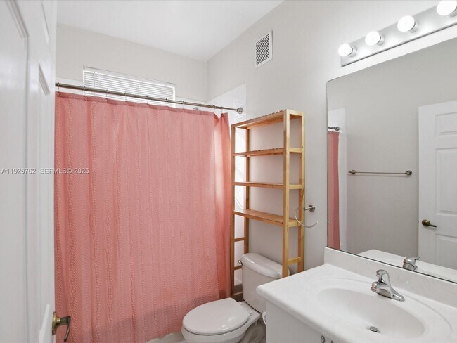 Building Photo - 865 NW 132nd Ave