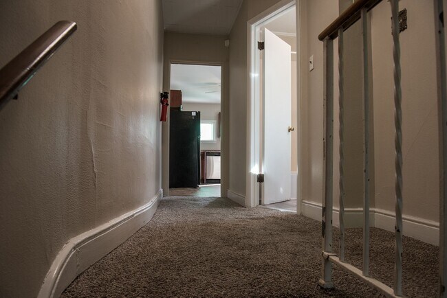 Building Photo - 1105 N 2nd St