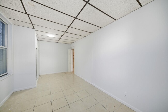 Building Photo - 222 47th St