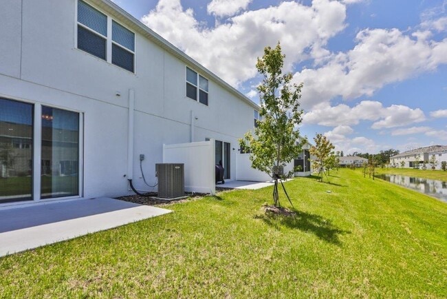 Building Photo - 7045 Grand Elm Dr