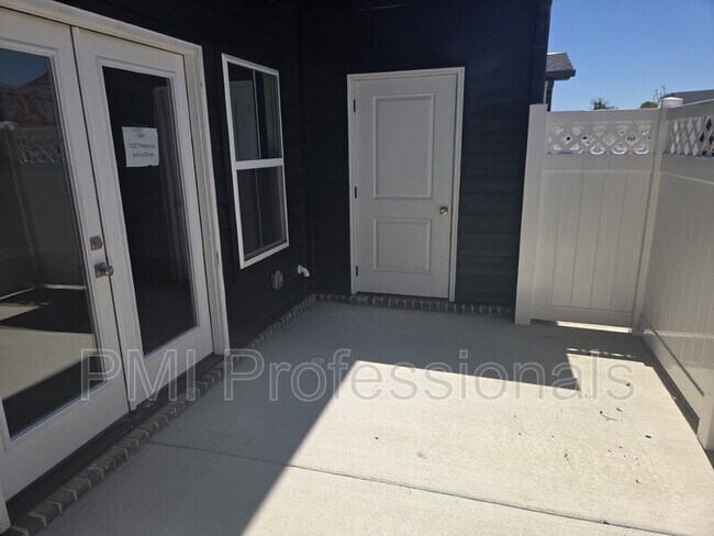 Building Photo - 1337 Rebecca Johns Dr