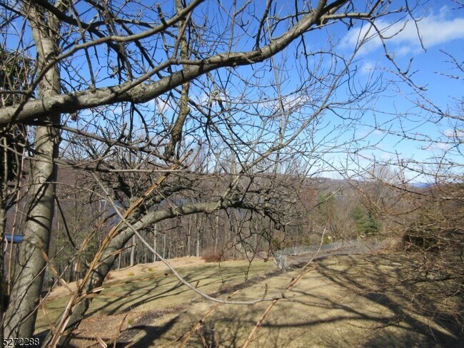 Building Photo - 416 Springbrook Trail