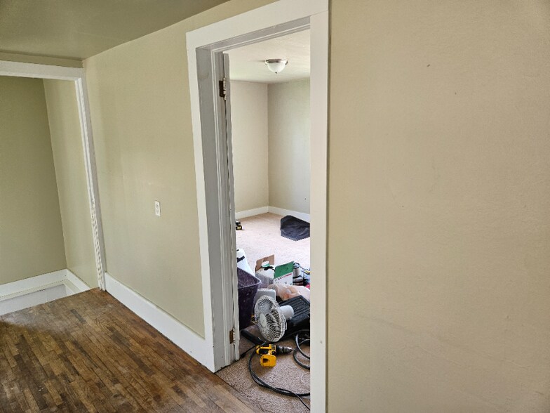 Building Photo - 1011 S Cottage Grove