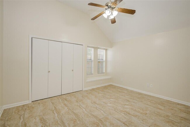 Building Photo - 5006 Westfield Village Dr