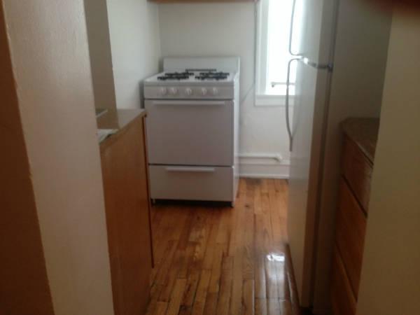 Building Photo - 1 bedroom in CHICAGO IL 60626