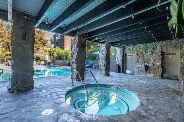 Building Photo - 4774 Park Encino Ln