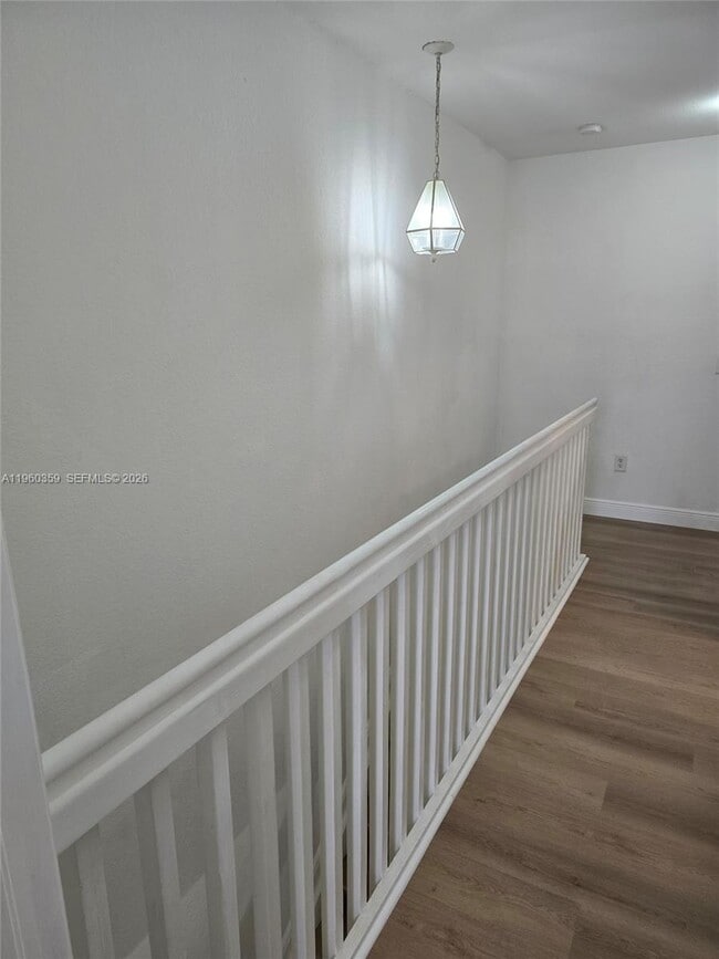 Building Photo - 1575 NE 33rd Ave