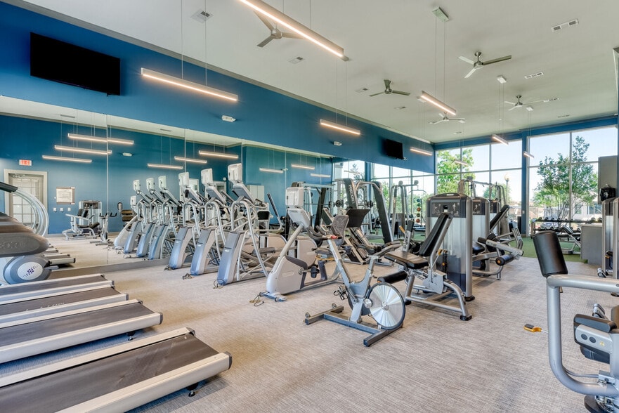 The View at TPC apartments — community photo - The View at TPC