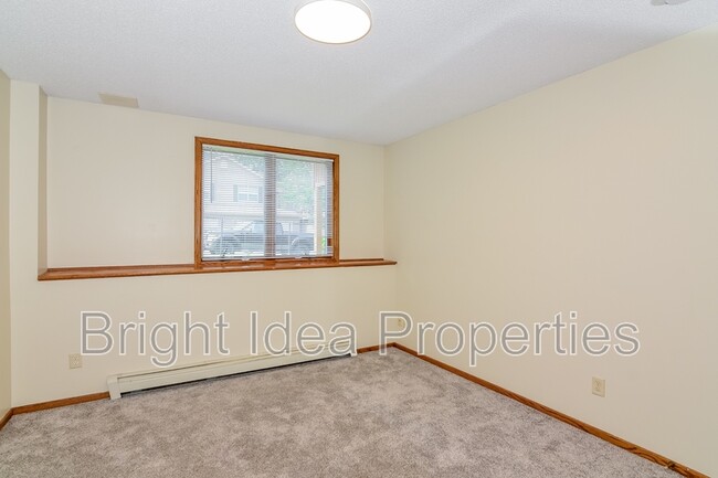 Building Photo - 622 Pleasant Dr