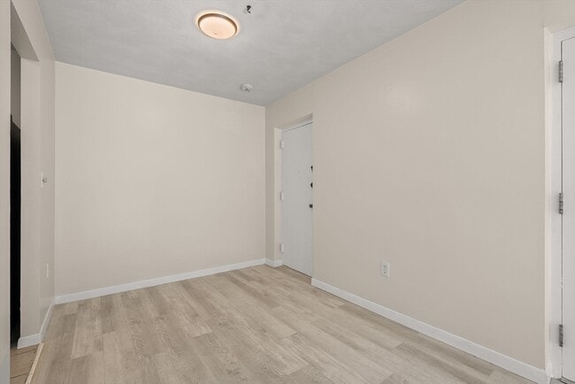 Building Photo - 68 Summer Ave