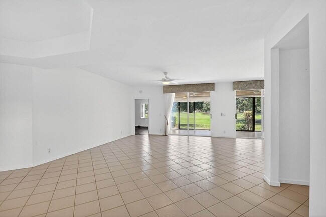 Building Photo - 11570 Briarwood Cir