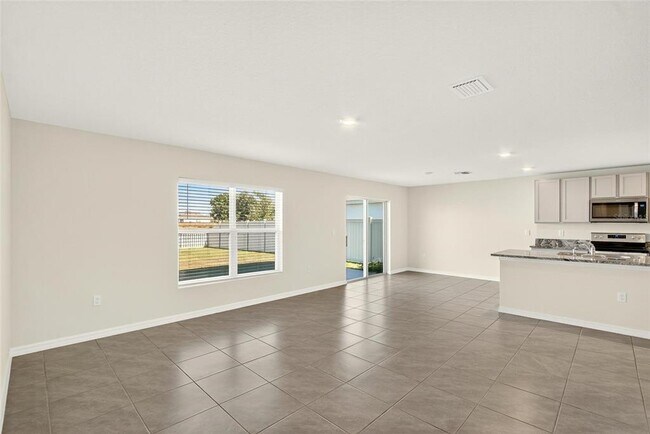 Building Photo - 3288 Silver Date Dr