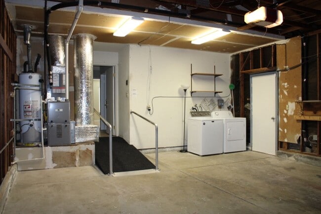 Building Photo - 1562 Partridge Dr