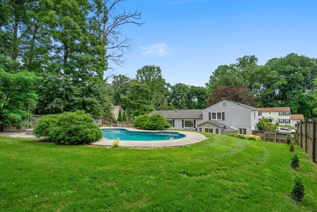 Building Photo - 9633 Cinnamon Creek Dr