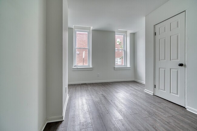 Building Photo - 2324 Callow Ave