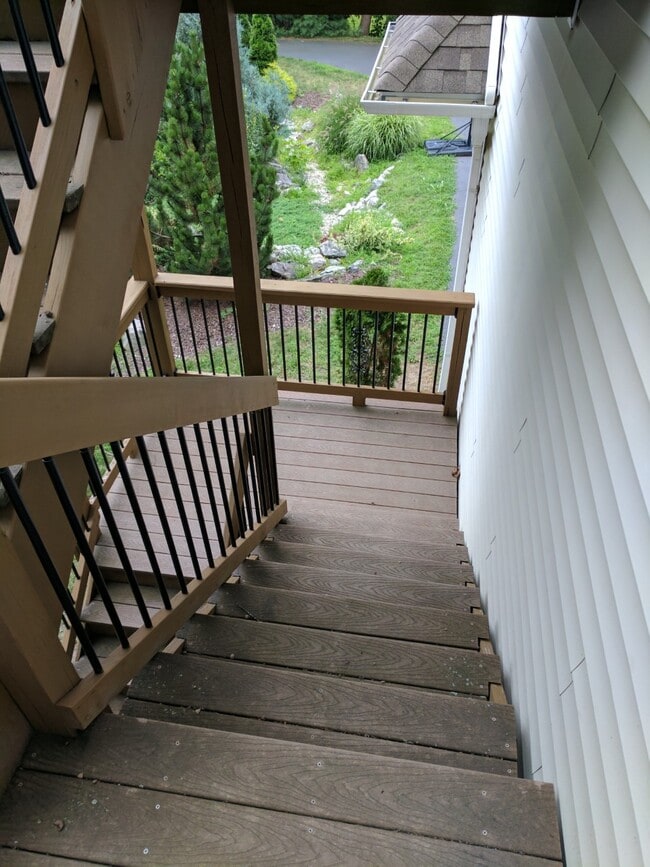 Building Photo - 417 Greenlodge St