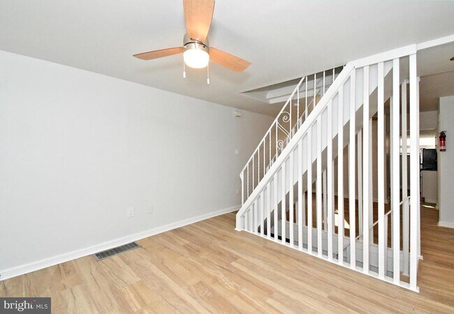 Building Photo - 5816 Knox St