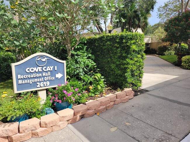 Building Photo - 2615 Cove Cay Dr