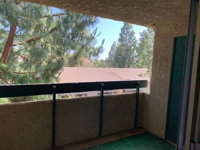 Building Photo - GREAT & SPACIOUS 2BD 2BA FOR LEASE!