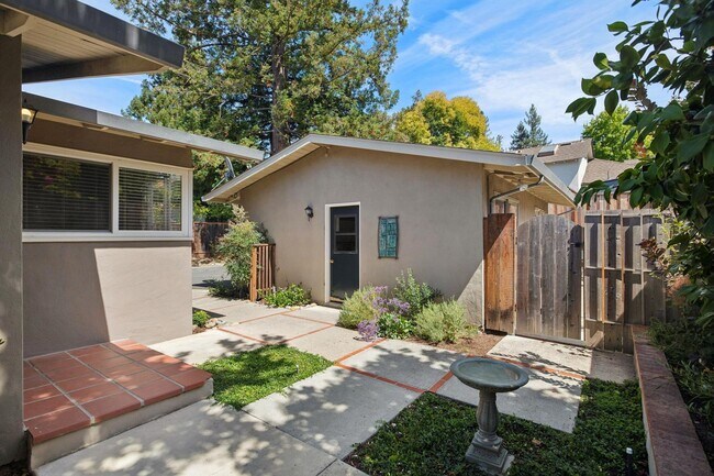 Building Photo - 309 Walsh Rd