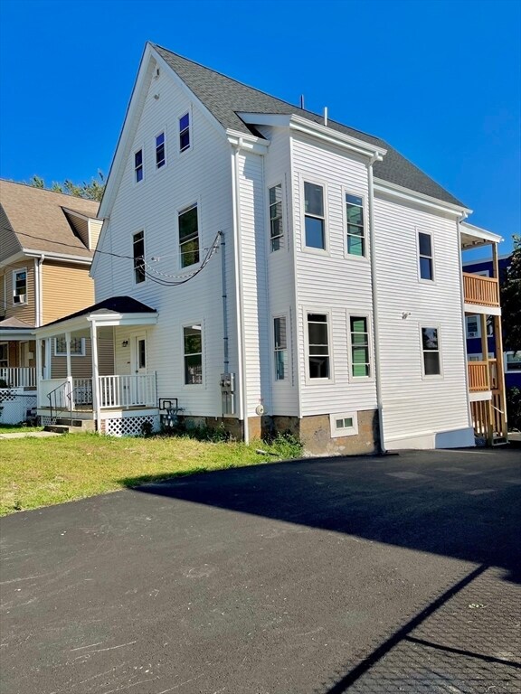 Building Photo - 206 Harvard St