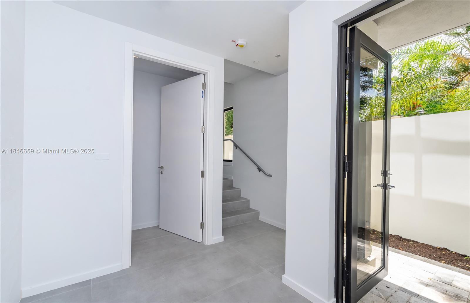 Building Photo - 3270 Bird Ave
