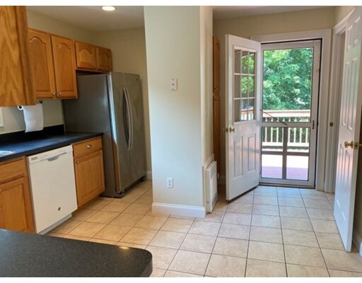 Building Photo - 39 Century St