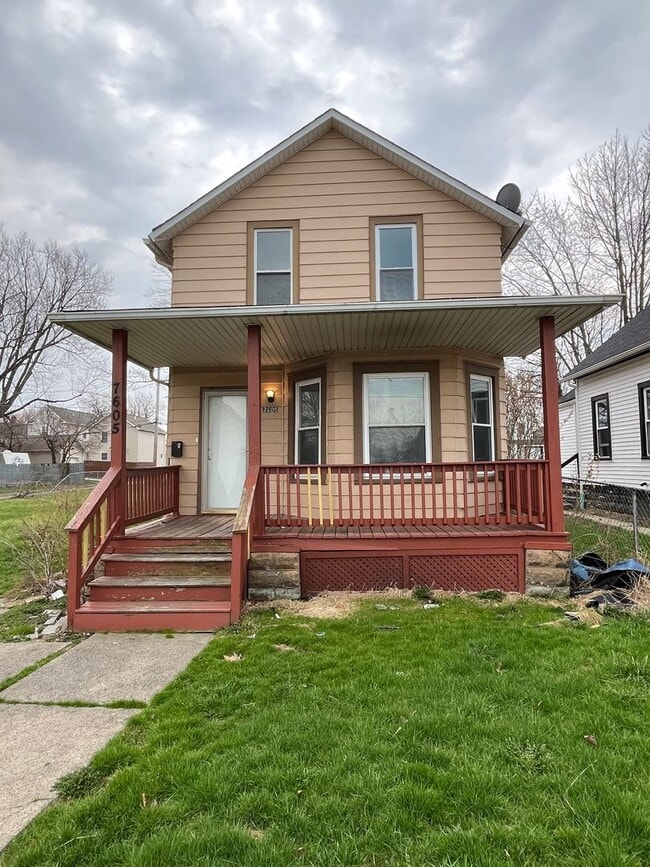 Building Photo - Lorain/W.73 neighborhood, updated 3 bed/1 bath single family house.