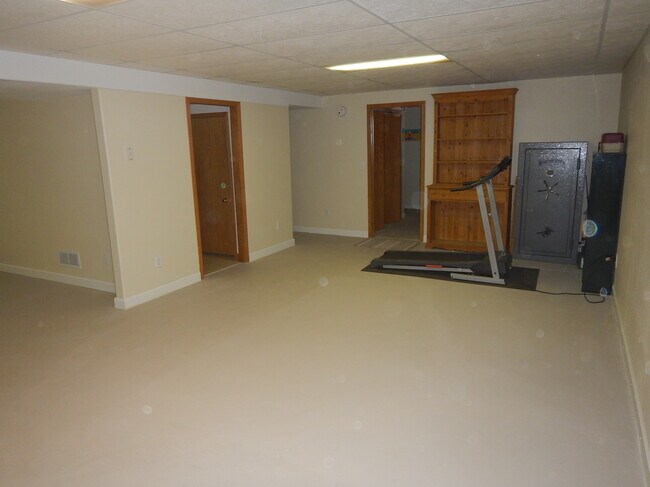 Building Photo - 35270 W Walker Rd