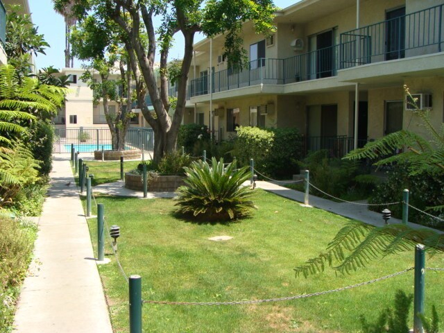 Interior Photo - 20317 Saticoy St