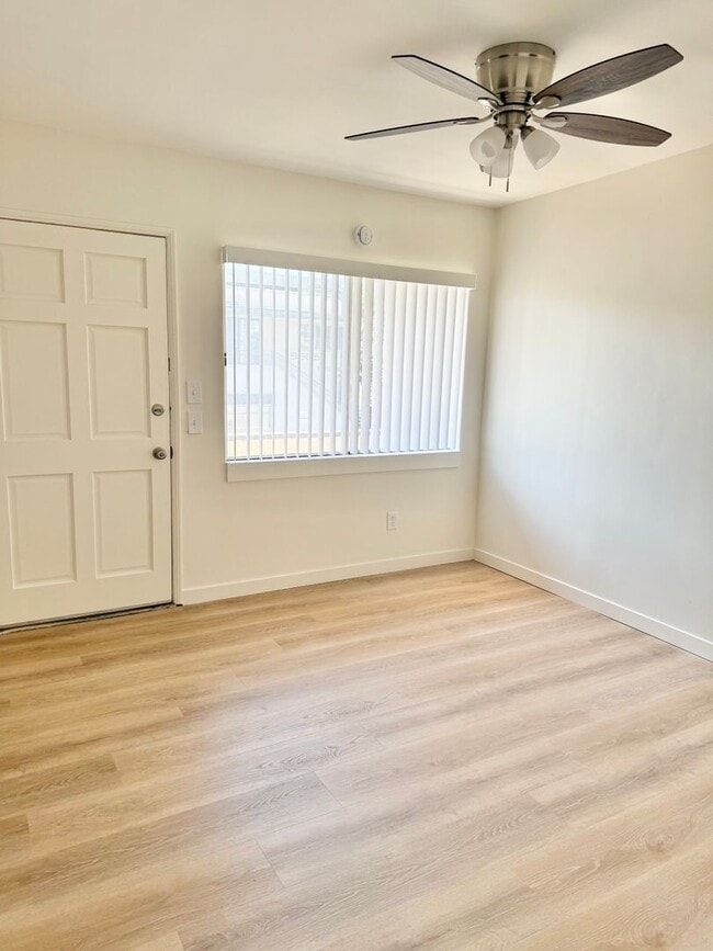 Building Photo - IVY LANE