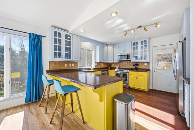 Building Photo - 12 Apple Tree Way