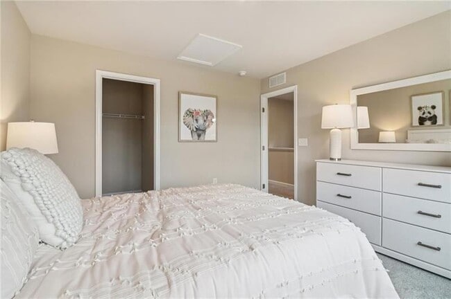 Building Photo - 6644 Red Oak Wy