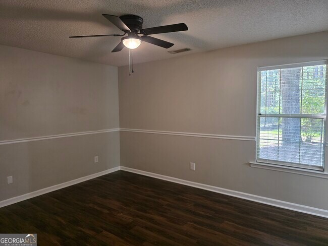 Building Photo - 622 Plantation Dr