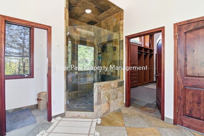 Building Photo - "Spacious 6-Bedroom Retreat with 7 Luxurious Bathrooms off Upper Bear Creek!"