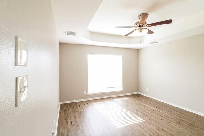 Building Photo - 304 Cedar Branch Dr