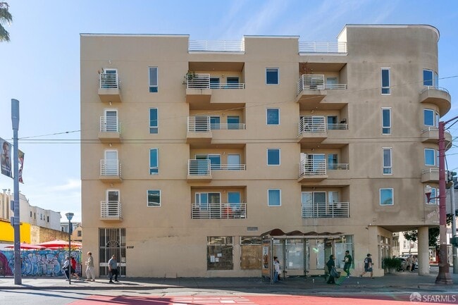 Building Photo - 2208 Mission St