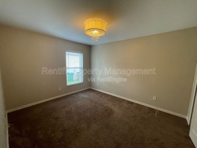 Building Photo - 1710 SW 10th Pl