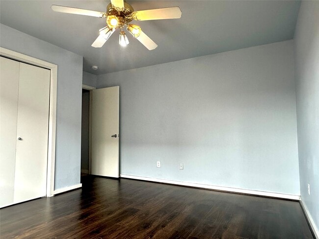 Building Photo - 3208 Yellowstone Park Dr