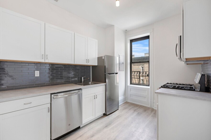 Building Photo - 251 10th St