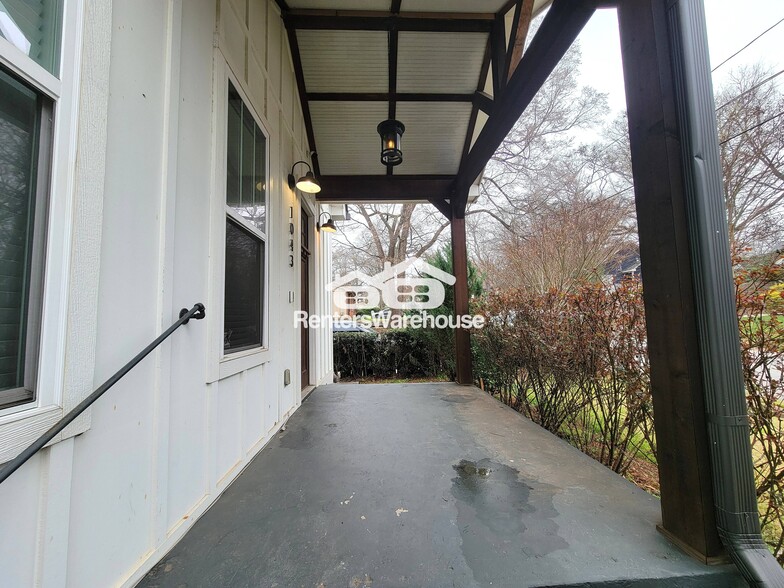 Building Photo - 1043 Fern Ave SE