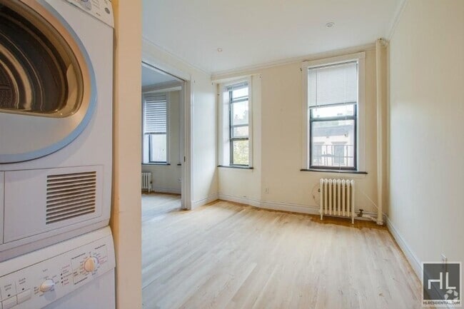 Building Photo - 336 E 18th St