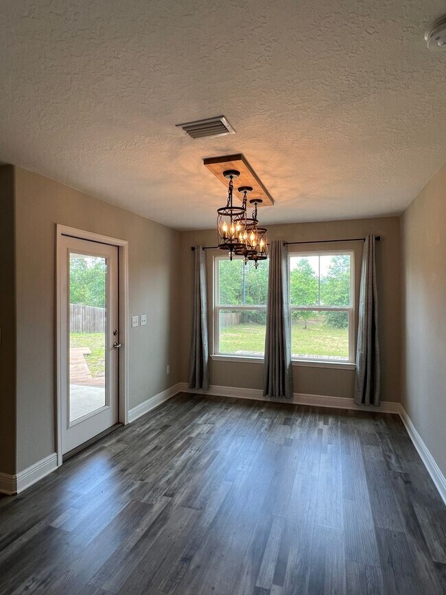 Building Photo - Executive Living